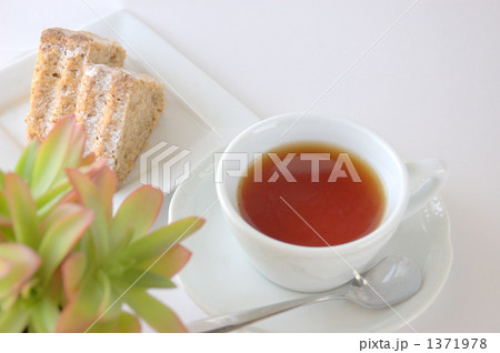 お茶の時間 1371978