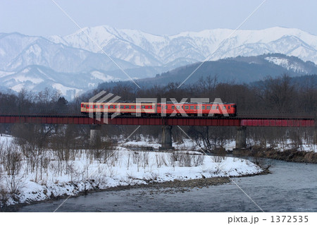 ローカル線の列車 ローカル線の列車 1372535