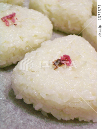 桜ご飯のおにぎり 1375375