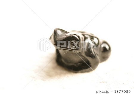 カエルの石の置物 カエルの石の置物 1377089