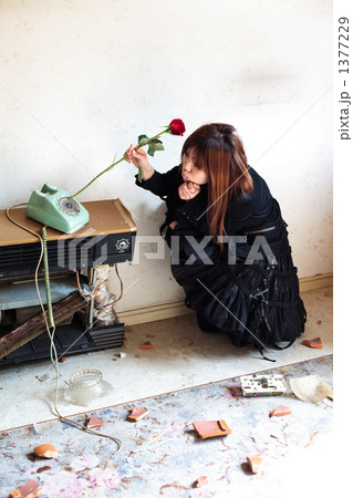 壊れた電話で遊ぶ 1377229