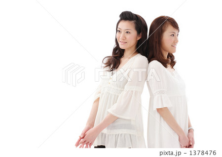 抱きつく姉妹・友達イメージ 1378476