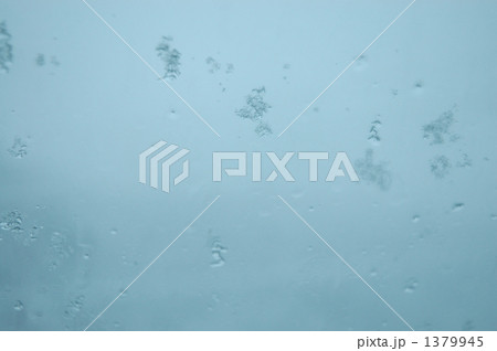 窓越しに降る雪 窓越しに降る雪 1379945