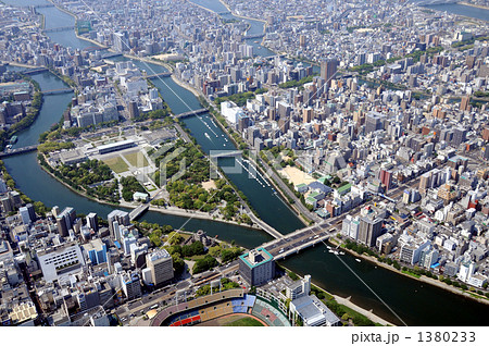 広島平和記念公園を空撮の写真素材