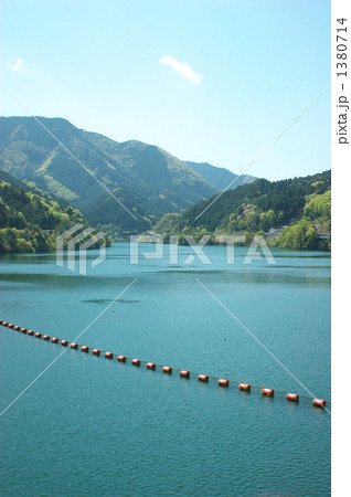 ダム湖の風景ー２ 1380714