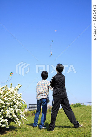 凧揚げ 1381431