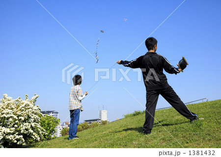 凧揚げ 凧揚げ 1381432