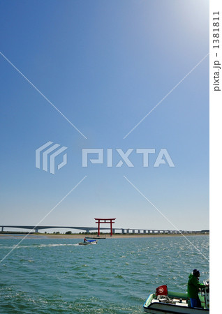 潮干狩りは楽しいな。（浜名湖弁天島） 1381811