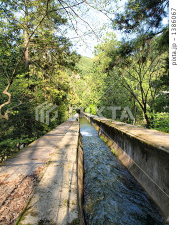 京都　南禅寺の水路閣 1386067