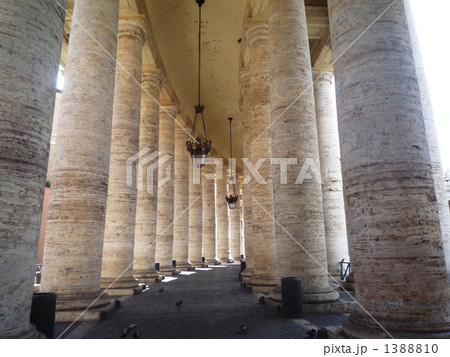 ローマ  サン・ピエトロ広場 列柱 ローマ  サン・ピエトロ広場 列柱 1388810
