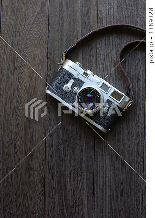 ライカ M3 （たて位置・フローリング） 1389328