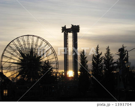 夕暮れの遊園地3 夕暮れの遊園地3 1393704