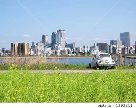 街と車と自然の風景 街と車と自然の風景 1393811