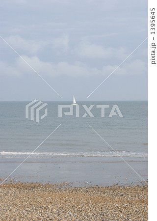 白いヨット 1395645