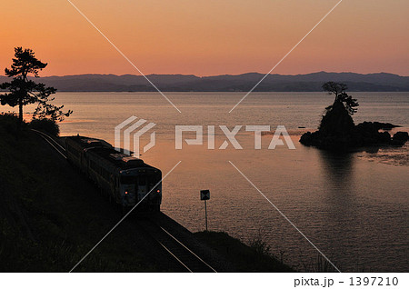 雨晴海岸の夕暮れ 雨晴海岸の夕暮れ 1397210