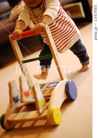 あんよの練習です 1397685