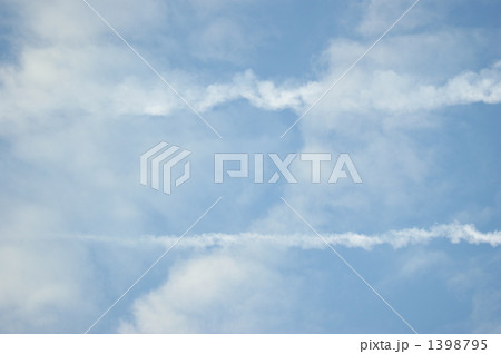 雲の波とひこうき雲 1398795