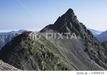 大喰岳の山頂からの槍ヶ岳と槍ヶ岳山荘の眺望 1400620