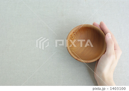 木工芸と手 1403100