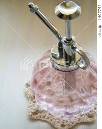 レトロな霧吹き 1407742