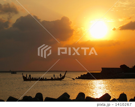 夕日と爬龍船 夕日と爬龍船 1410267
