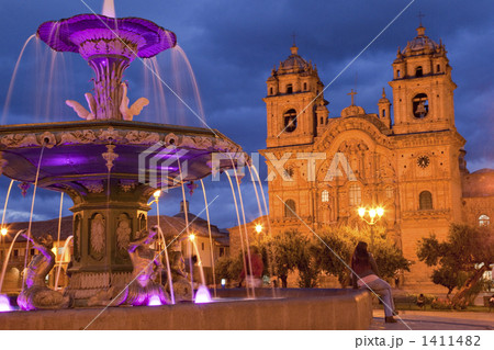 クスコのアルマス広場夜景 1411482