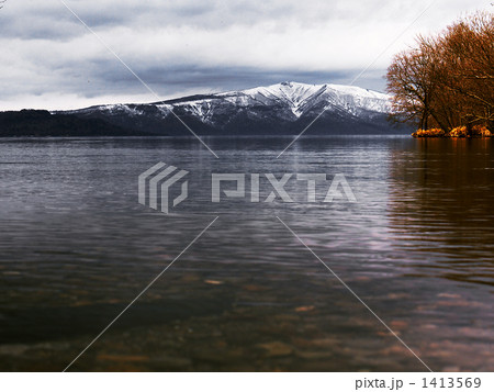 屈斜路湖から見た藻琴山 1413569