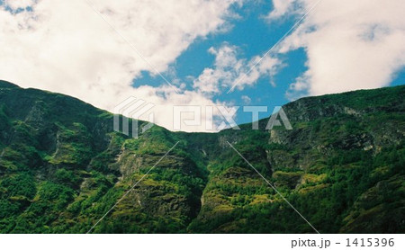 フィヨルドの山 フィヨルドの山 1415396