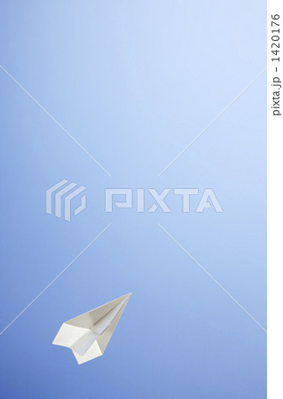 紙飛行機 上昇イメージ 1420176