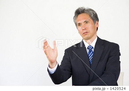 熱く語る会社役員 1420524