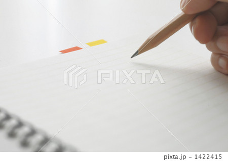 ノートに書く 1422415
