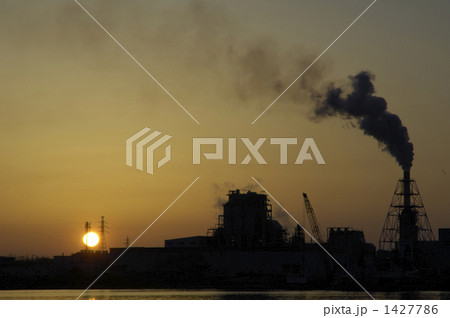 煙突から上がる煙 1427786