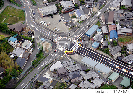 交差点を空撮 1428625