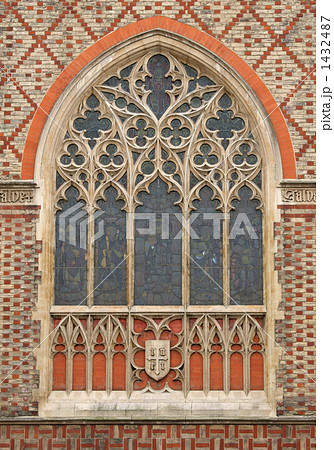 ロンドンの教会の窓の写真素材