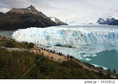 (アルゼンチン)ロス・グラシアレス国立公園のペリト・モレノ氷河 1433812