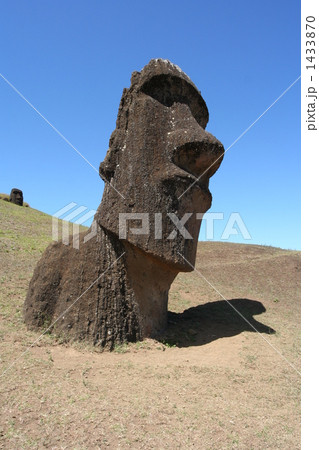 イースター島 ラノ・ララクのモアイ像 イースター島 ラノ・ララクのモアイ像 1433870