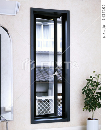 洗面室ケースメントウインドウ 1437109