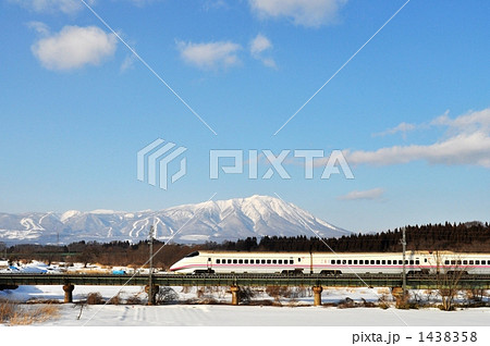 秋田新幹線こまち　岩手山バック 1438358