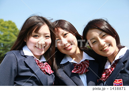 女子高生3人の写真素材