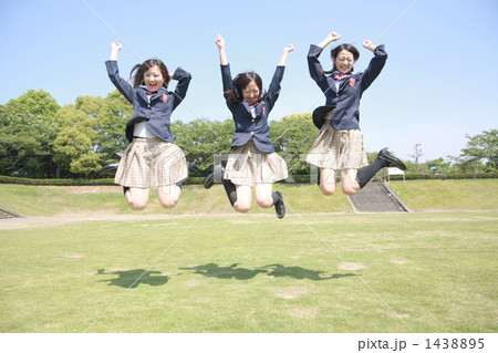 女子高生3人 女子高生3人 1438895