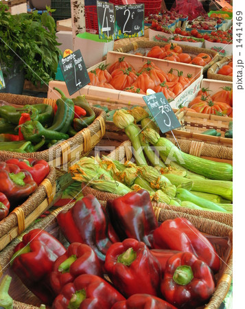 ニース旧市街の朝市 1441469