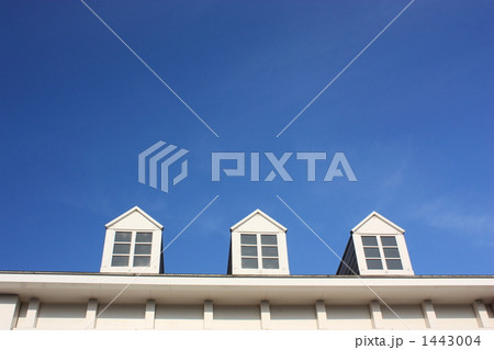 3つの小窓のある空イメージ(寄り) 3つの小窓のある空イメージ(寄り) 1443004