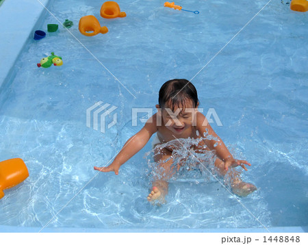 水しぶきに驚く 1448848