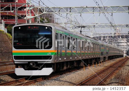 東海道線の通勤電車 1452357