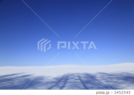 青空と雪原 1452545