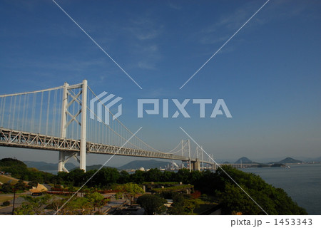 瀬戸大橋と青い空 1453343