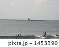 烏帽子岩とサーファー 1453390