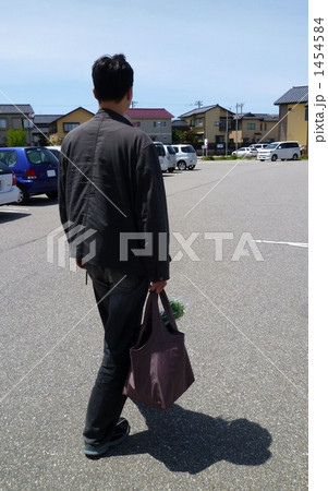 買い物をした男性 1454584