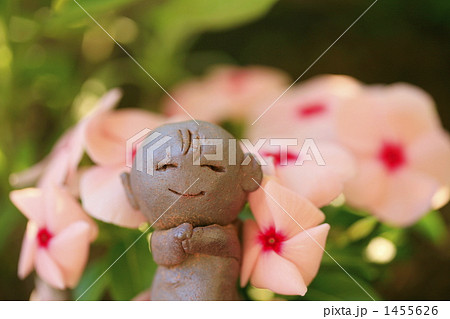 日々草と笑顔のお地蔵様 1455626