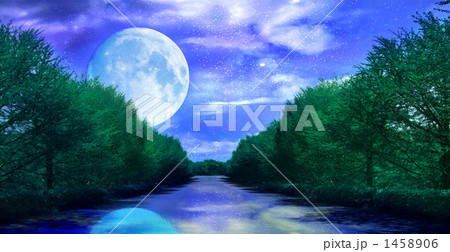 木々に囲まれた水面に映る月 夜 合成の写真素材